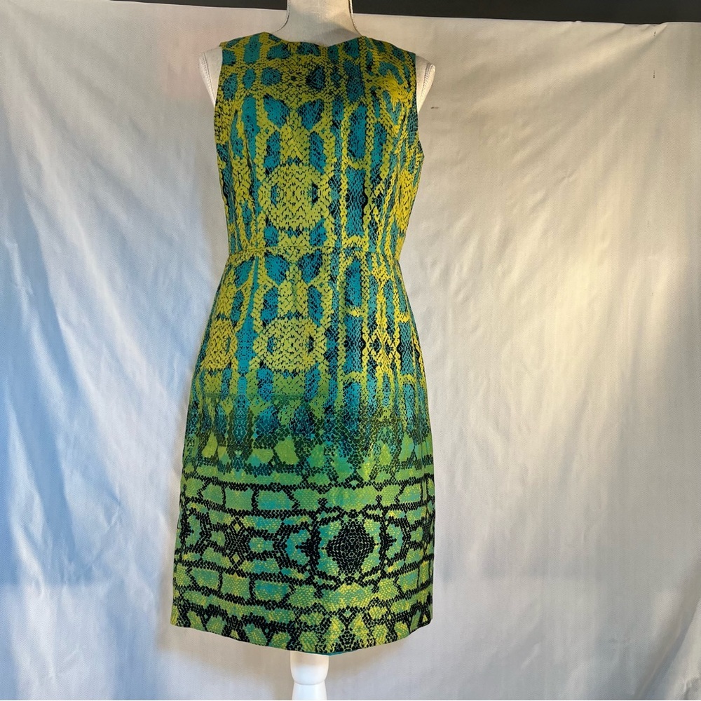 Muse Dress Green & Blue Geometric Print Sleeveless Cut Out Back Sheath Size 8